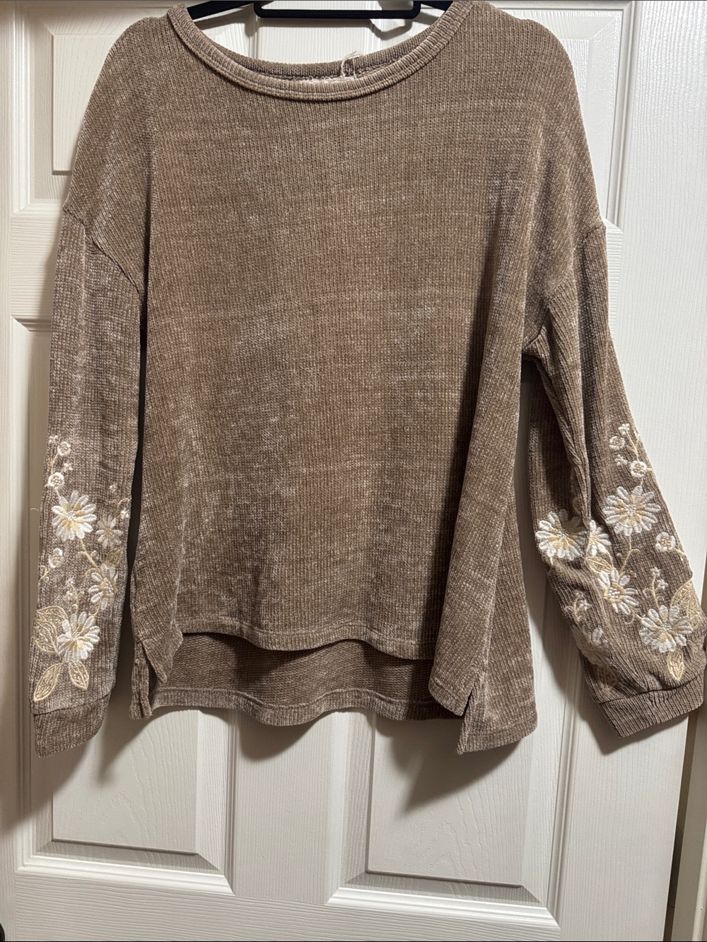 Savannah Jane Women's Taupe Chenille Pullover Sweater with Embroidered Sleeves